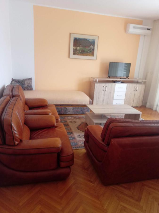 Apartmani Ketryn ツリクヴェニツァ エクステリア 写真