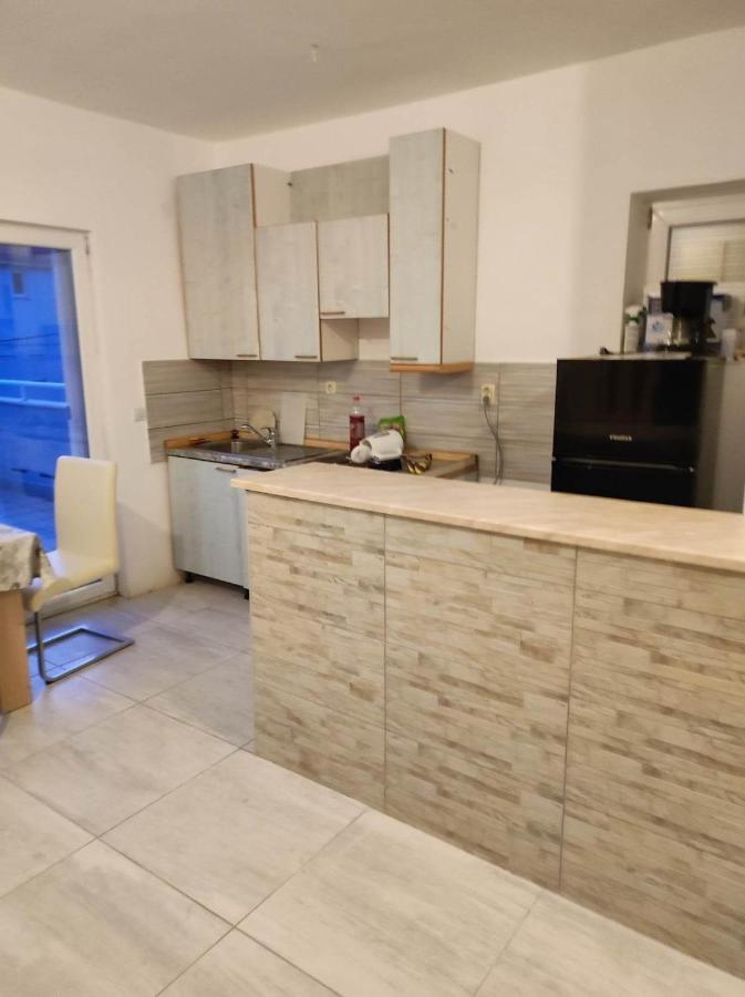 Apartmani Ketryn ツリクヴェニツァ エクステリア 写真