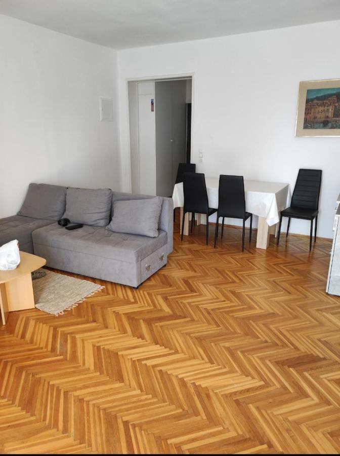 Apartmani Ketryn ツリクヴェニツァ エクステリア 写真